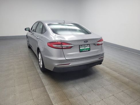 Used 2020 Ford Fusion SE FWD image 5