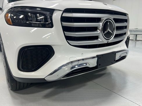 Used 2024 Mercedes-Benz GLS 450 4MATIC image 11