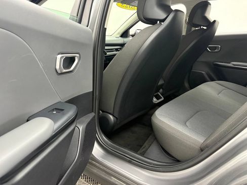 Used 2025 Kia K4 FWD image 32