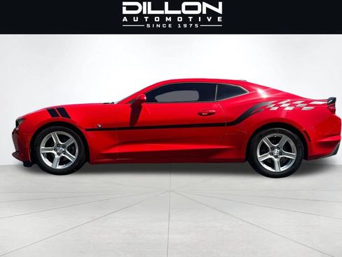 Used 2020 Chevrolet Camaro LT RWD image 7