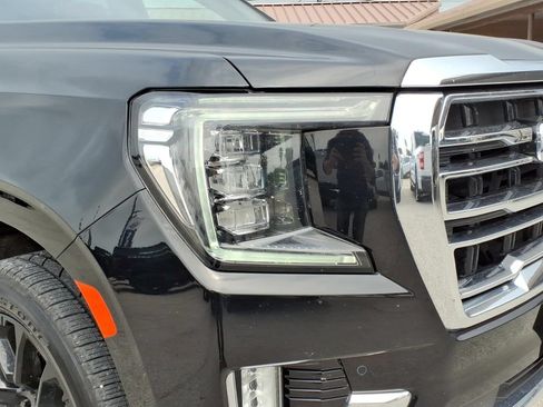 Used 2022 GMC Yukon SLT w/ SLT Luxury Package AWD/4WD image 11