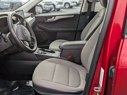 Used 2021 Ford Escape SE w/ Cold Weather Package image 16