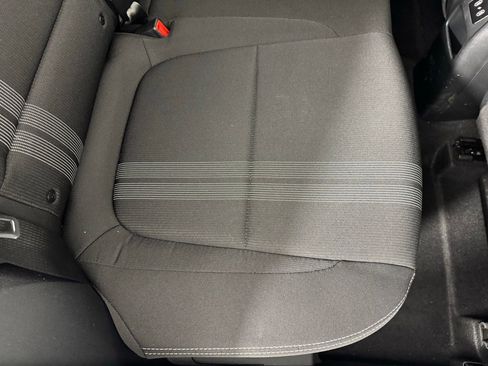 Used 2025 Hyundai Venue SEL image 31