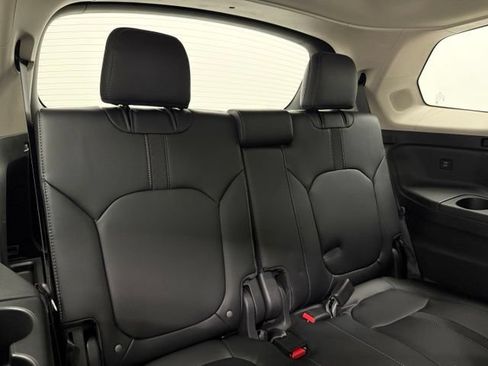 Used 2025 Honda Pilot Touring image 23