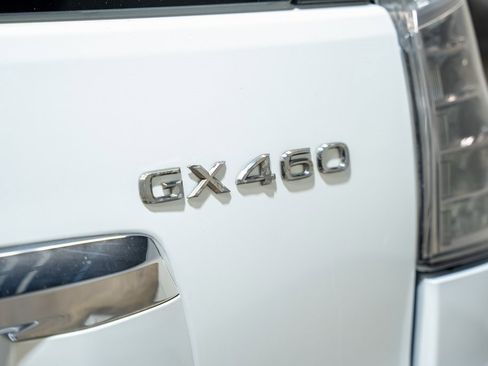 Used 2017 Lexus GX 460 Premium w/ Premium Package image 16