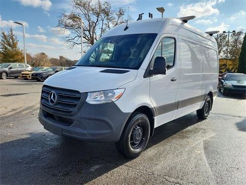 Used 2022 Mercedes-Benz Sprinter 2500 image 11