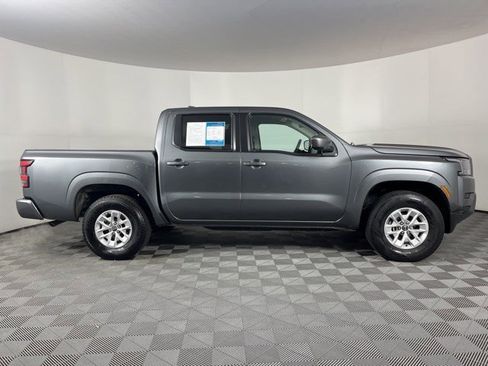 Used 2024 Nissan Frontier SV image 8