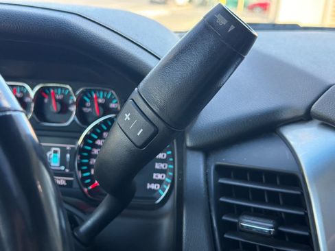 Used 2019 Chevrolet Suburban Premier AWD/4WD image 25