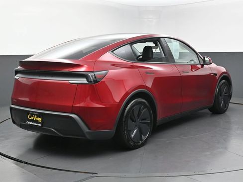 Used 2026 Tesla Model Y Long Range RWD image 4