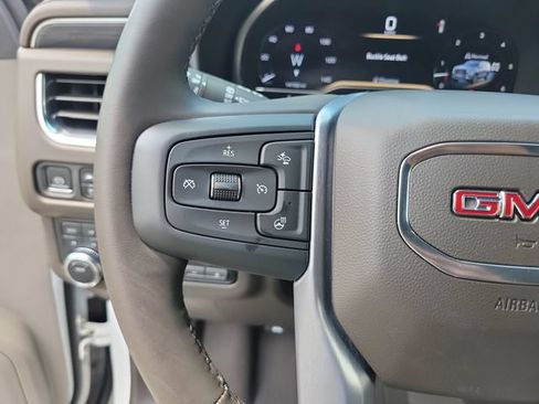 Used 2023 GMC Yukon SLT w/ SLT Premium Package AWD/4WD image 10
