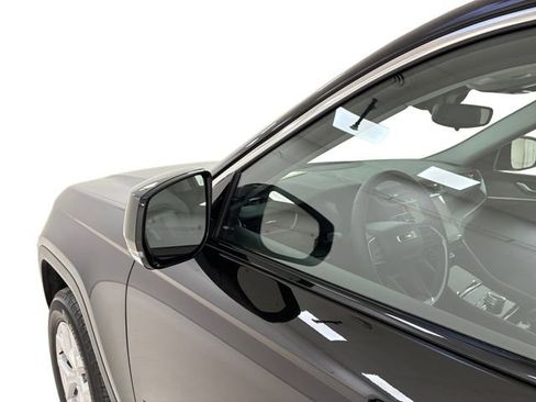 Used 2023 Jeep Grand Cherokee L Limited image 10