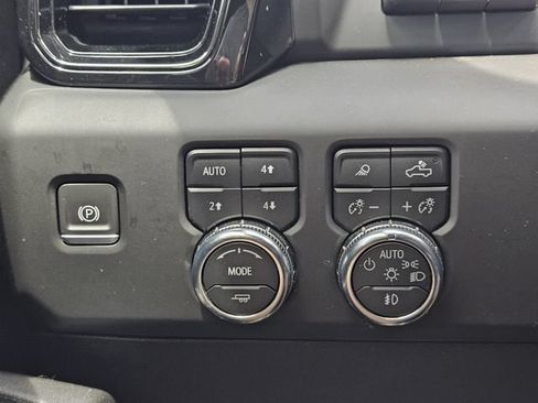 Used 2024 GMC Sierra 2500 AT4 w/ AT4 Premium Plus Package AWD/4WD image 26
