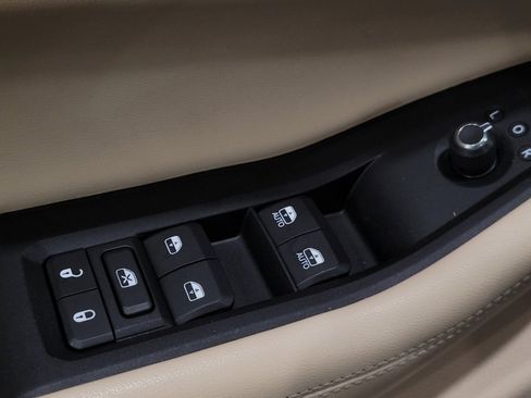 Used 2022 Jeep Grand Cherokee Limited 4xe image 27