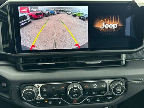 New 2025 Jeep Wrangler Unlimited Rubicon 392 image 27