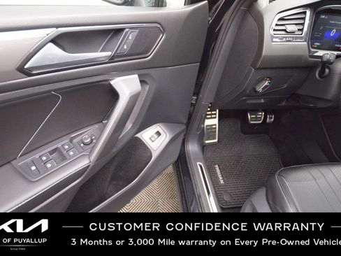 Used 2022 Volkswagen Tiguan SE R-Line image 27