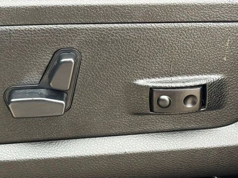 Certified 2019 RAM 1500 Classic SLT w/ Luxury Group AWD/4WD image 13