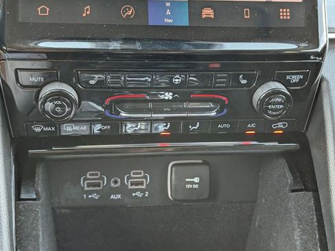 Used 2022 Jeep Grand Cherokee L Limited image 29