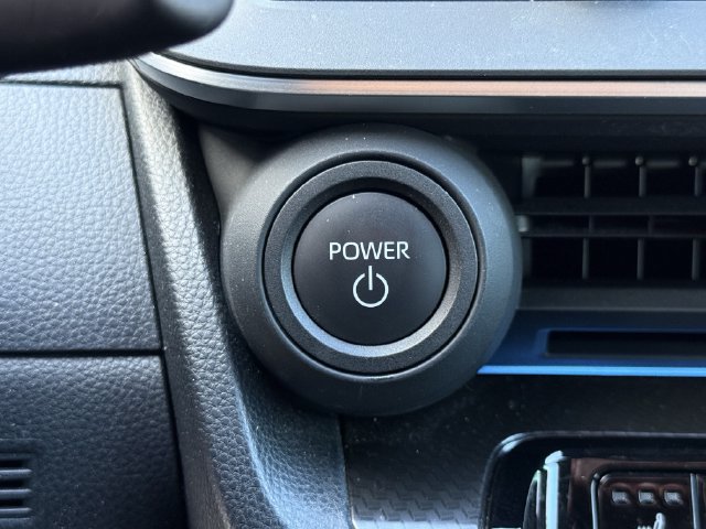 Used 2025 Toyota Prius FWD image 22
