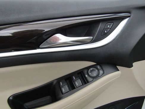 Used 2019 Buick Enclave Essence FWD image 23