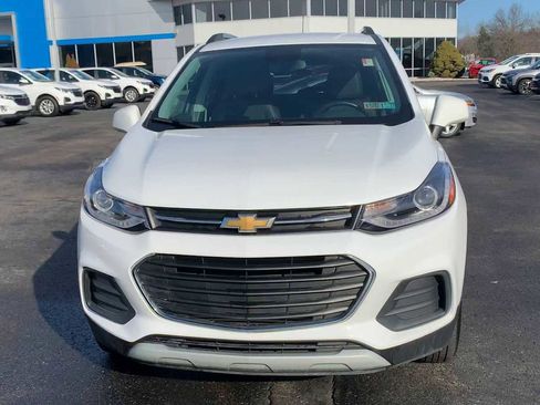 Certified 2022 Chevrolet Trax LT w/ LT Convenience Package image 3