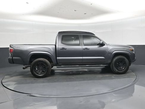 Used 2018 Toyota Tacoma SR w/ SR Convenience Package RWD image 2
