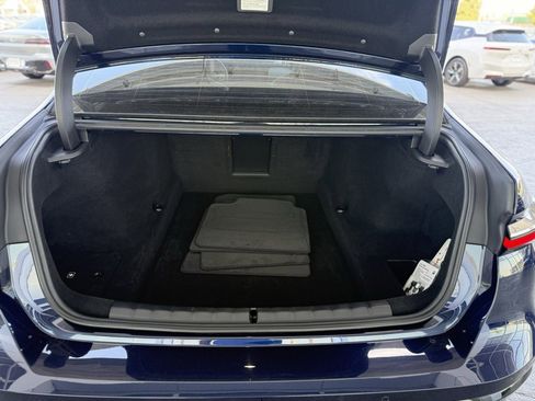 Used 2023 BMW 760i xDrive w/ Executive Package image 31