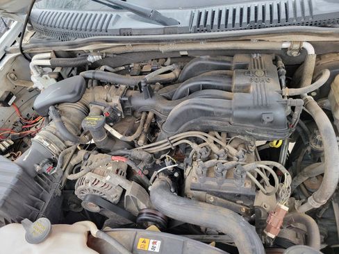 Used 2009 Ford Explorer XLT image 6