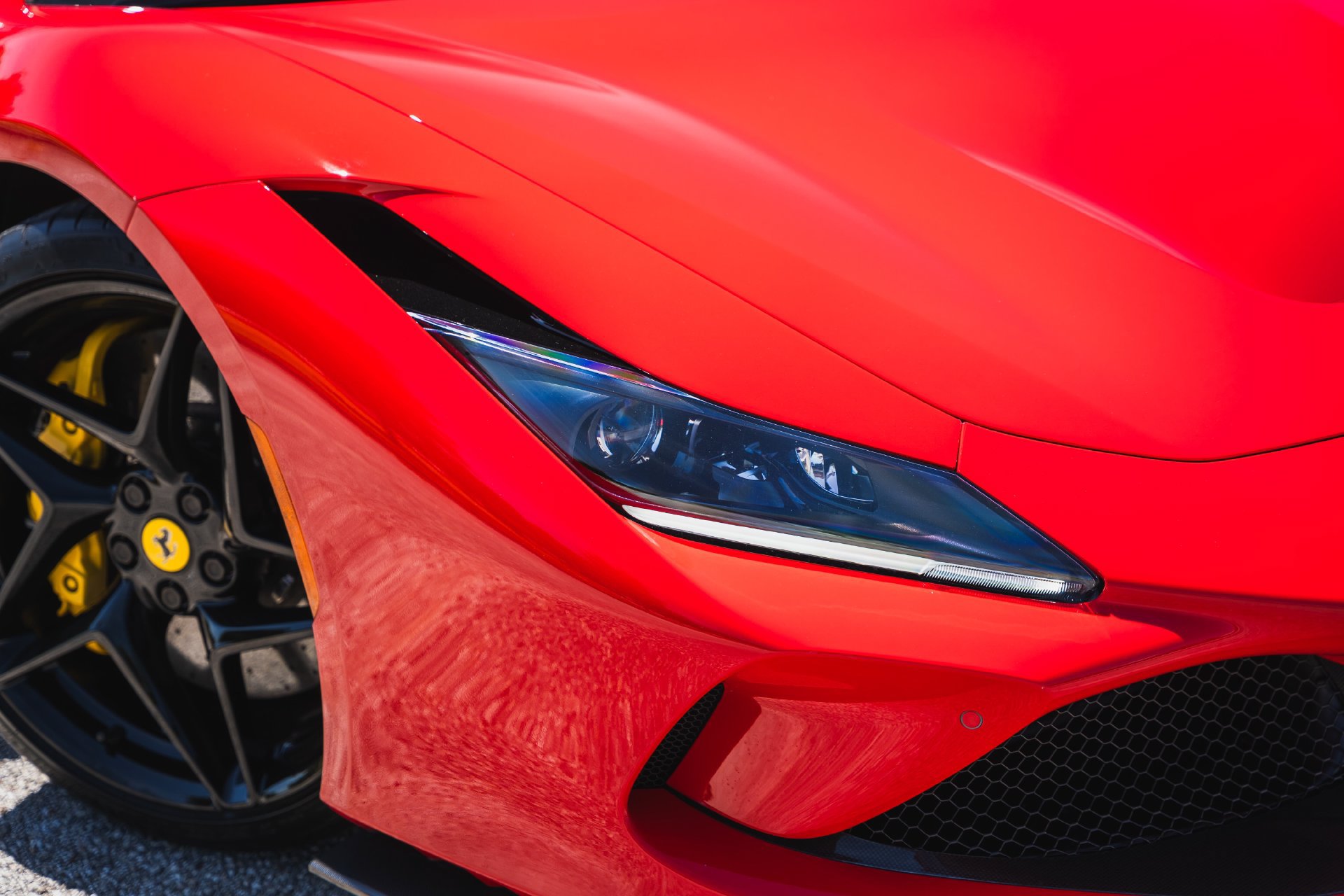 Used 2021 Ferrari F8 Tributo RWD image 39