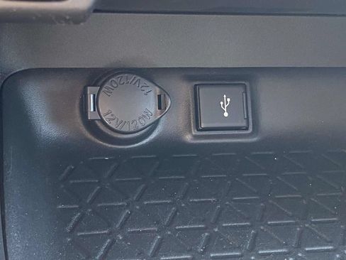 Used 2022 Toyota RAV4 LE FWD image 28