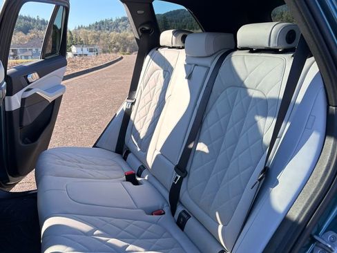 Used 2025 BMW X5 xDrive40i w/ Premium Package image 25