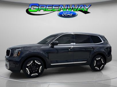 Used 2025 Kia Telluride EX w/ EX Captain's Chair Package