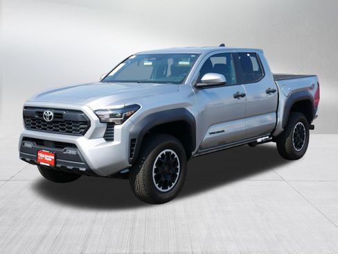 Certified 2024 Toyota Tacoma TRD Off-Road AWD/4WD image 3