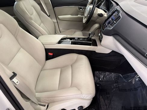 Used 2020 Volvo XC90 T5 Momentum AWD/4WD image 28