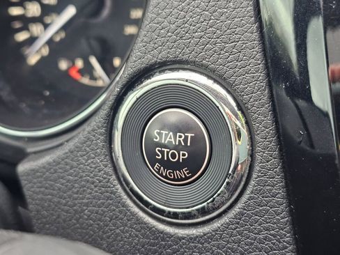 Used 2018 Nissan Rogue SV AWD/4WD image 34