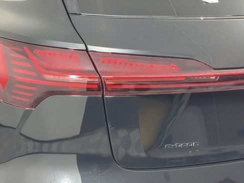 Certified 2023 Audi e-tron Chronos image 27