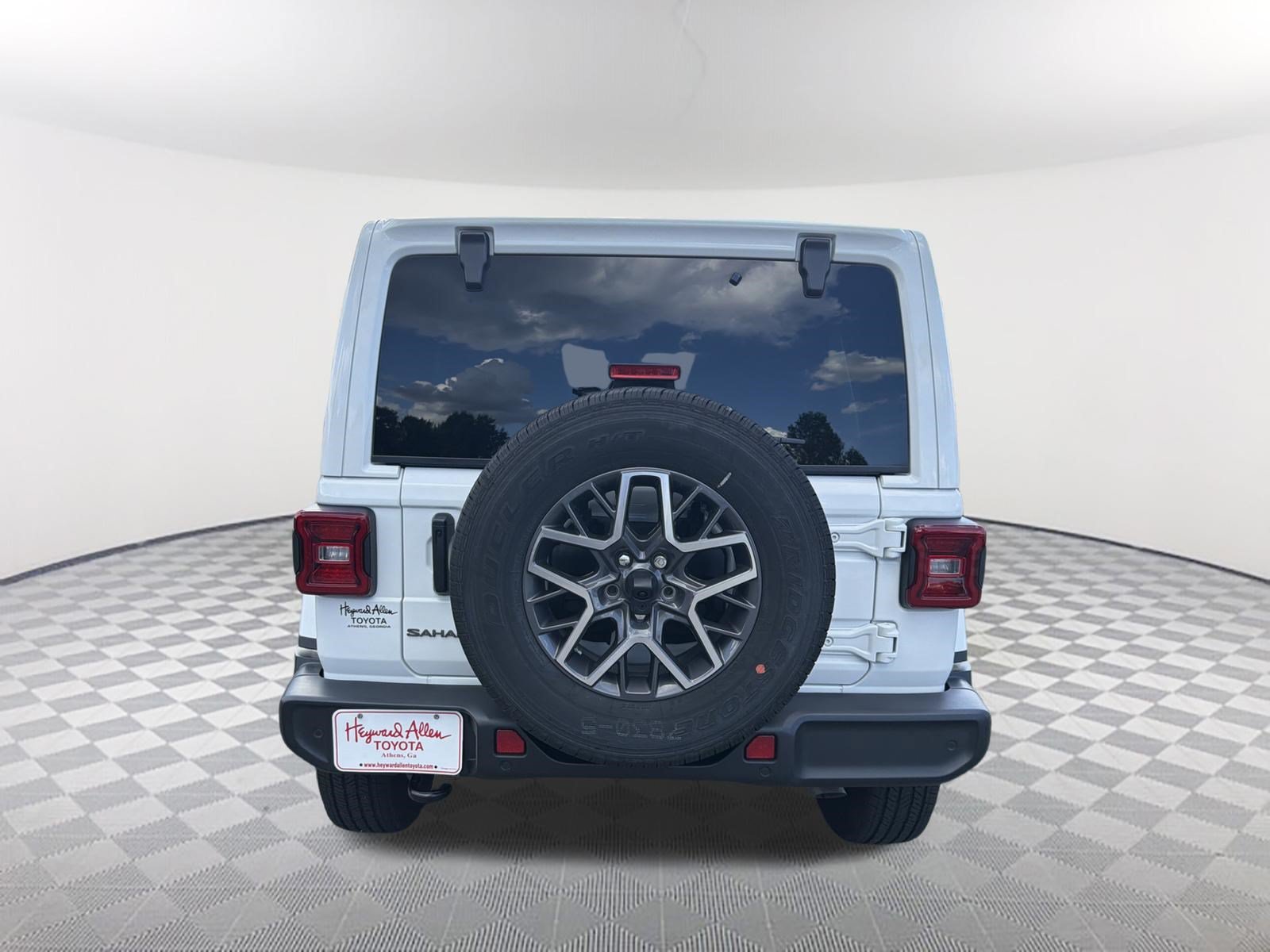 Used 2025 Jeep Wrangler Unlimited Sahara AWD/4WD image 15