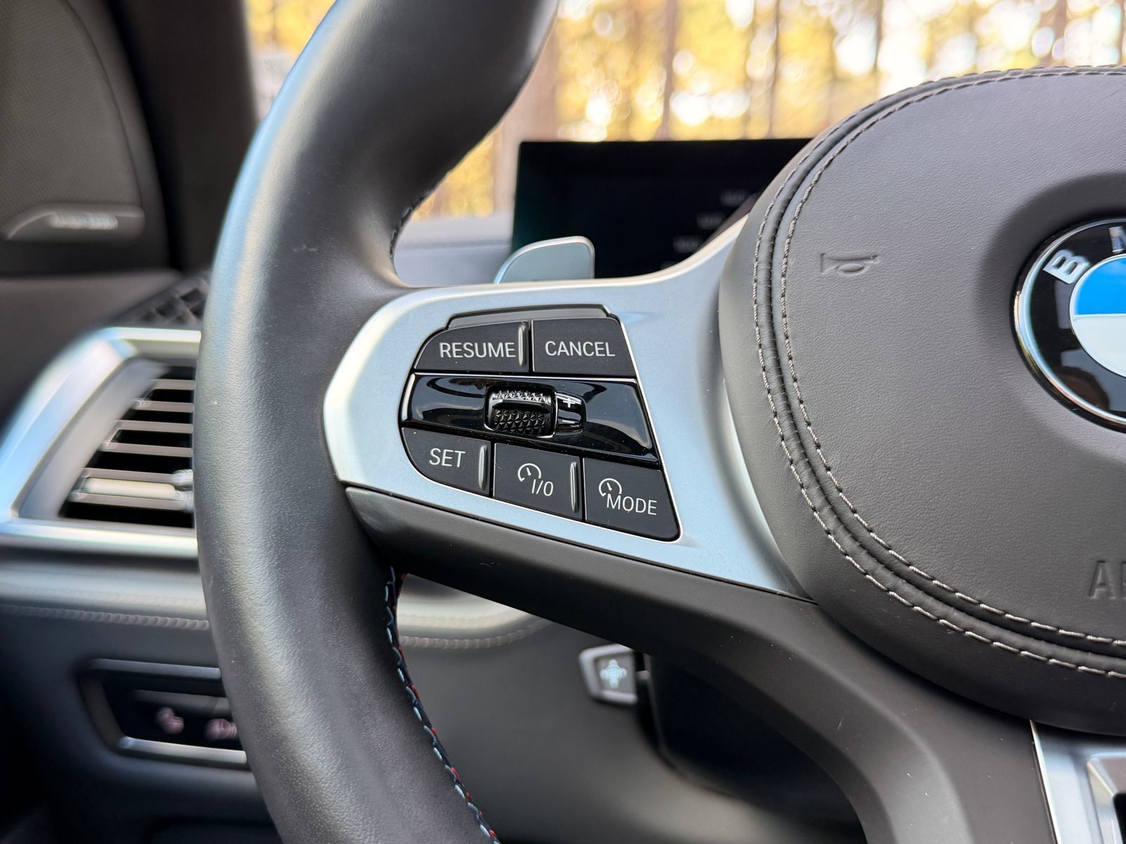 Used 2025 BMW X7 M60i AWD/4WD image 26