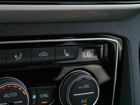 Certified 2023 Volkswagen Atlas SE w/ Panoramic Sunroof Package AWD/4WD image 29