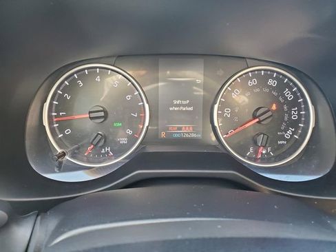 Used 2020 Toyota RAV4 XLE image 32