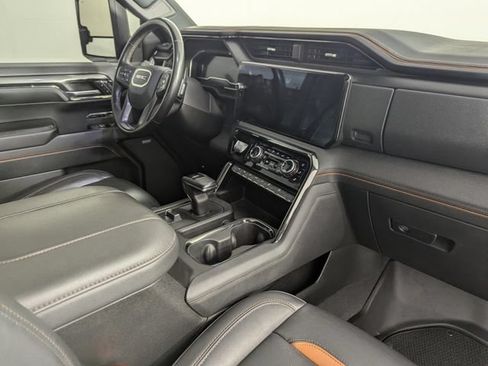 Used 2024 GMC Sierra 1500 AT4 w/ Technology Package AWD/4WD image 30