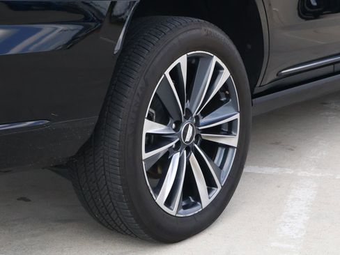 Certified 2025 Cadillac Escalade Sport w/ Touring Package AWD/4WD image 12