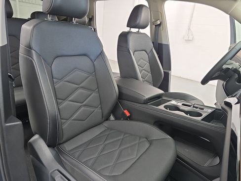 Used 2024 Volkswagen Atlas SE image 10