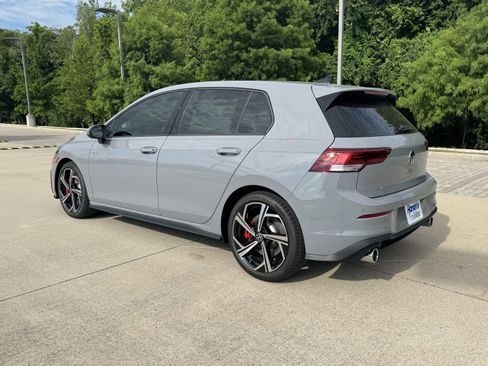 New 2026 Volkswagen GTI SE image 3