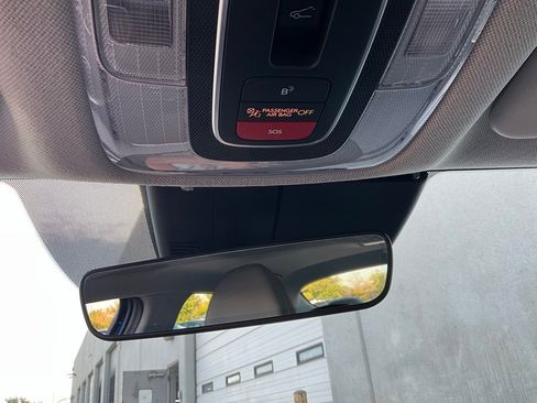 Used 2025 Hyundai Elantra Limited image 34