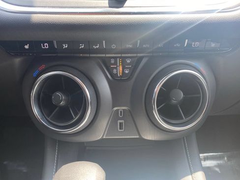 Used 2025 Chevrolet Blazer LT AWD/4WD image 28