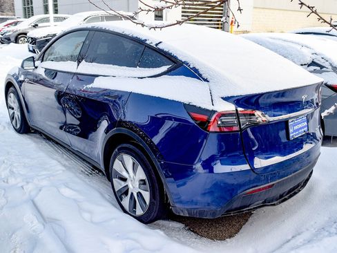 Used 2023 Tesla Model Y Long Range image 2