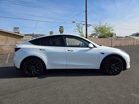 Used 2022 Tesla Model Y Performance image 6