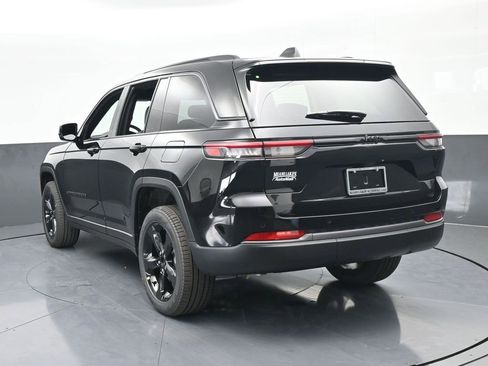 New 2026 Jeep Grand Cherokee Limited w/ Limited Altitude Package RWD image 4