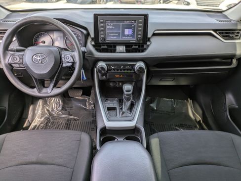 Used 2021 Toyota RAV4 LE image 16