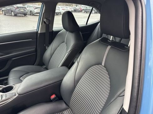 Used 2023 Toyota Camry SE image 19